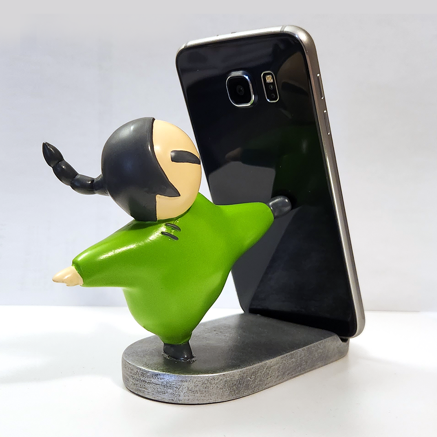 Kung Fu Tea Ceramic Mobile Stand